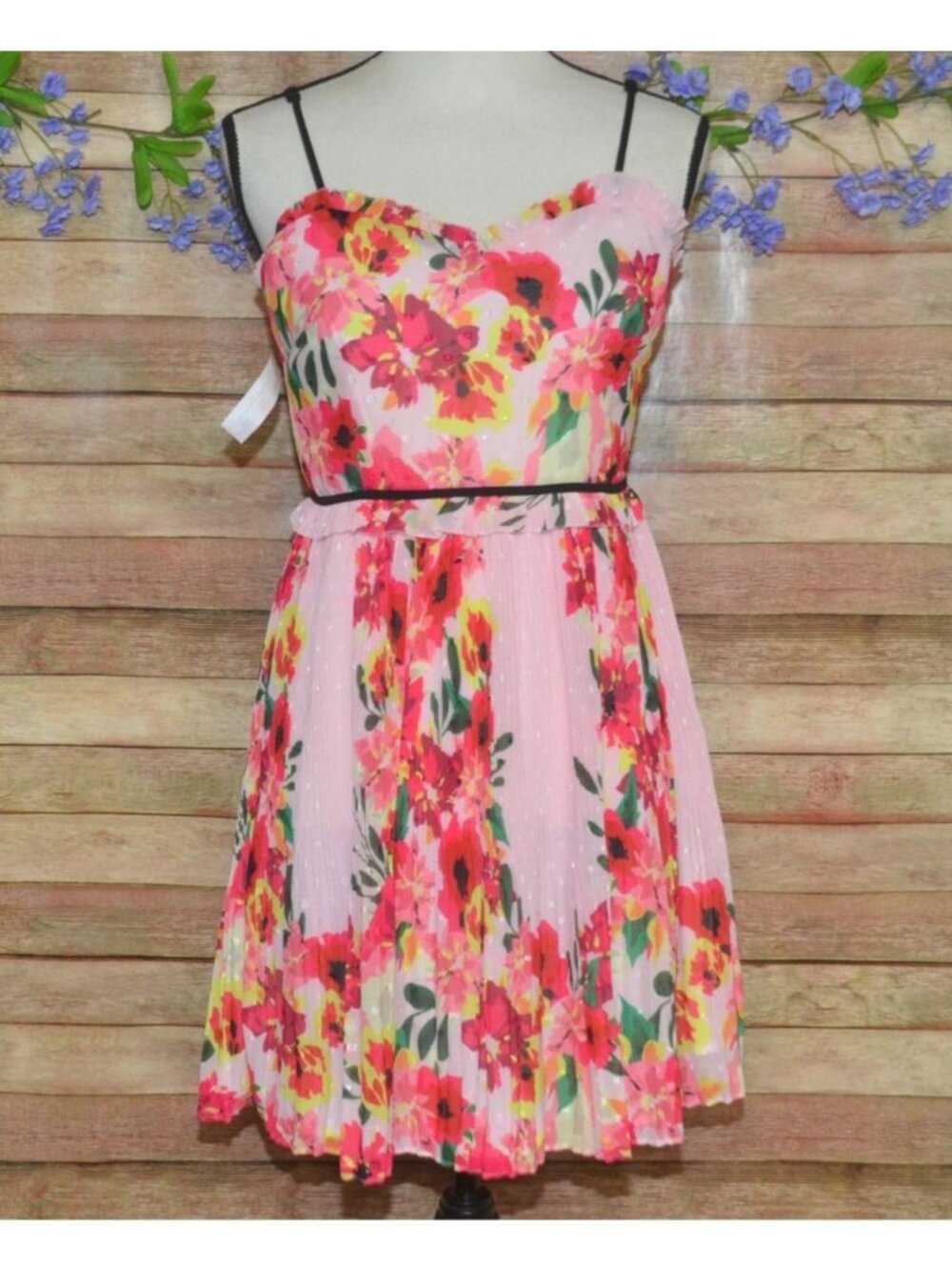 NWT Size M Foxiedox Mamie Pleated Floral Mini Dress Chiffon Sweetheart Neckline
